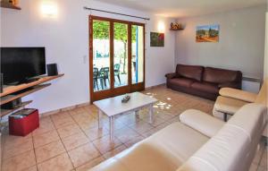 Кът за сядане в Pet Friendly Home In Carpentras With Private Swimming Pool, Can Be Inside Or Outside