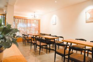 Restaurace v ubytování Travel light hostel
