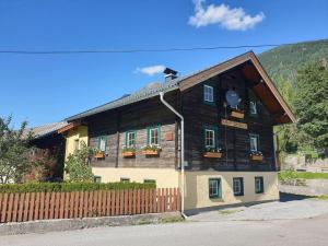 Budova, v ktorej sa dovolenkový dom nachádza