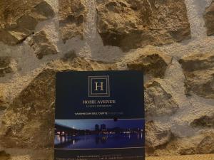Home Avenue Luxury Townhouse tanúsítványa, márkajelzése vagy díja