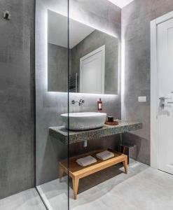 Łazienka w obiekcie BSJ15-Borgo San Jacopo Room