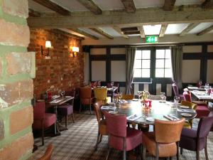 En restaurang eller annat matställe på The Crown Pub, Dining & Rooms