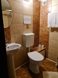 Koupelna v ubytování Casa Leu + 33 fotografií
