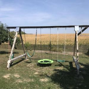 Herní místnost nebo prostor pro děti v ubytování Homoki Wellness Üdülőház