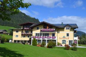 Zdjęcie z galerii obiektu Jugendhotel Angerhof w mieście Oberau
