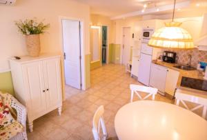 A kitchen or kitchenette at Apartment EL CARMEN in Los Cristianos
