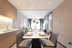 Зображення з фотогалереї помешкання Cresasia Residence у Ченду