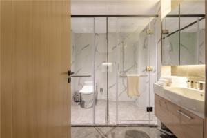 Ванна кімната в Cresasia Residence