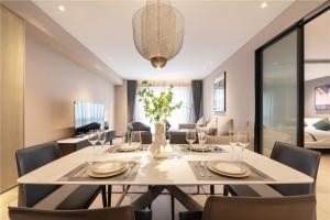 Зона вітальні в Cresasia Residence