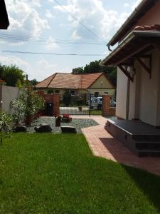 Zahrada ubytování Mona Apartman