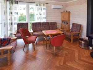 Posezení v ubytování 6 person holiday home in Sømna + 20 fotografií