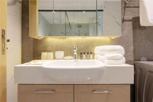 Ванна кімната в Cresasia Residence