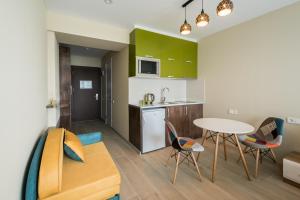 Kuchyň nebo kuchyňský kout v ubytování Orbi Beach Tower Hotel Official