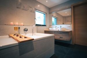 Fotografie z fotogalerie ubytování Landart-Appartements v destinaci Virgen