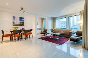 Гостиная зона в Black Pearl Apartment Hotel