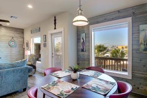 Gallery image of Saltwater Hippie LP2 in Port Aransas