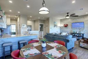 Gallery image of Saltwater Hippie LP2 in Port Aransas +57 photos