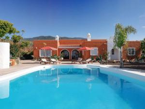 The swimming pool at or close to KARAT Hacienda Miranda