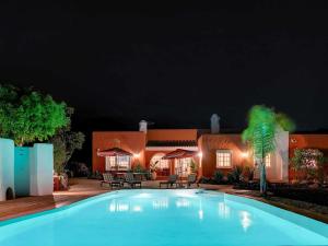 The swimming pool at or close to KARAT Hacienda Miranda