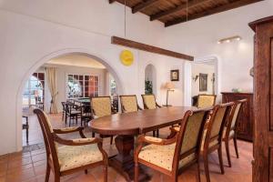 A seating area at KARAT Hacienda Miranda