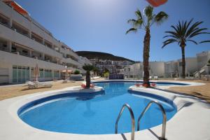 The swimming pool at or close to Apartment Azahara Sunrises, Los Cristianos