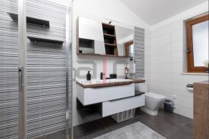 Kuchnia lub aneks kuchenny w obiekcie PULA PORTA AUREA & Wellness Oasis