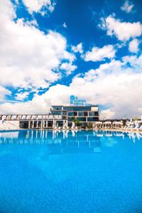 Bazén v ubytování Sofia Hotel nebo v jeho okolí