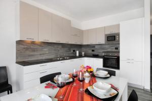 A kitchen or kitchenette at Casa Andrea