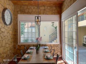 Fotografia z galérie ubytovania Casa Flores del Mediterráneo v destinácii Badalona