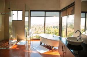 Schimper View Boutique Guest House的一间浴室