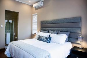 Schimper View Boutique Guest House客房内的一张或多张床位
