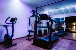 Imagen de la galería de Villa Butterfly - Heated Pool, Jacuzzi, Sauna, Gym, en Corfú