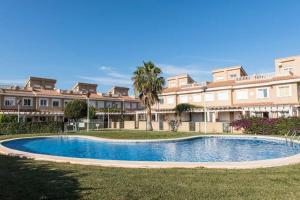 The swimming pool at or close to Chalet Coral Denia