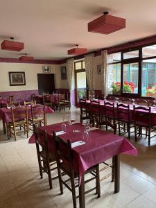 Restoranas ar kita vieta pavalgyti apgyvendinimo įstaigoje Hostatgeria i Restaurant Coll de Condreu