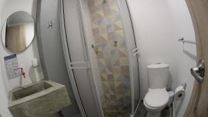 A bathroom at Imagine hostel