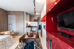 Kuhinja ili čajna kuhinja u objektu Homelike Faria Lima by Okaeri Home Vista Incrível, Piscina e Estacionamento em Pinheiros