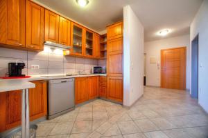 Kuchyňa alebo kuchynka v ubytovaní Apartments Peran