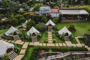 TEVA Glamping & Retreat外面的花园