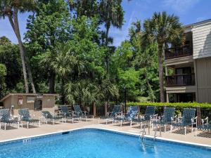 Kolam renang di atau dekat dengan Walk to Coligny Beach Park Family-Friendly Villa