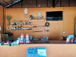 Khu vực lounge/bar tại Serene Villa Phuket