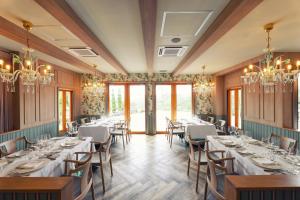 Restaurace v ubytování Auberge フレンチの森