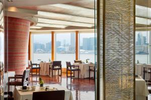 Restavracija oz. druge možnosti za prehrano v nastanitvi Four Seasons Hotel Hong Kong