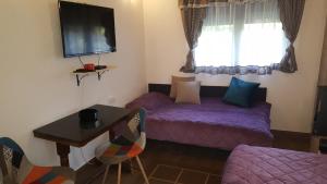 TV a/nebo společenská místnost v ubytování SWEET HOME