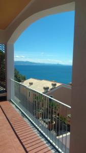 Foto dalla galleria di Appartamento con super vista sul mare ad Arenzano