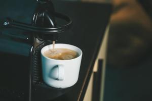 Príslušenstvo na prípravu kávy alebo čaju v ubytovaní Camera Apartments