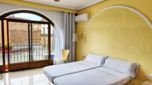 Fotografia z galérie ubytovania Hostal Martes Cáceres Plaza Mayor - Tercer piso SIN ascensor v destinácii Cáceres