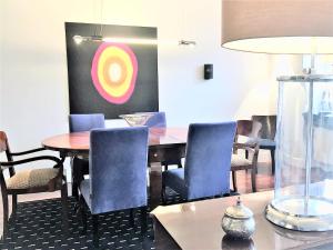 Posedenie v ubytovaní MONDRIAN Luxury Suites & Apartments Market Square IV