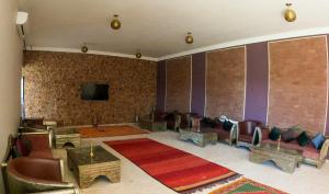 Televiisor ja/või meelelahutuskeskus majutusasutuses kasbah yu palace