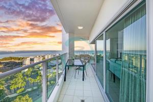 A balcony or terrace at ZEN TOWERS PENTHOUSE Darwin's Exclusive Short Stays Holiday Home