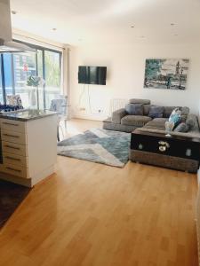 Luxury Canary Wharf apartment with free parking